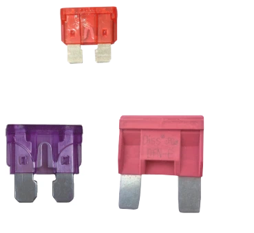 La causa del fusible del coche roto