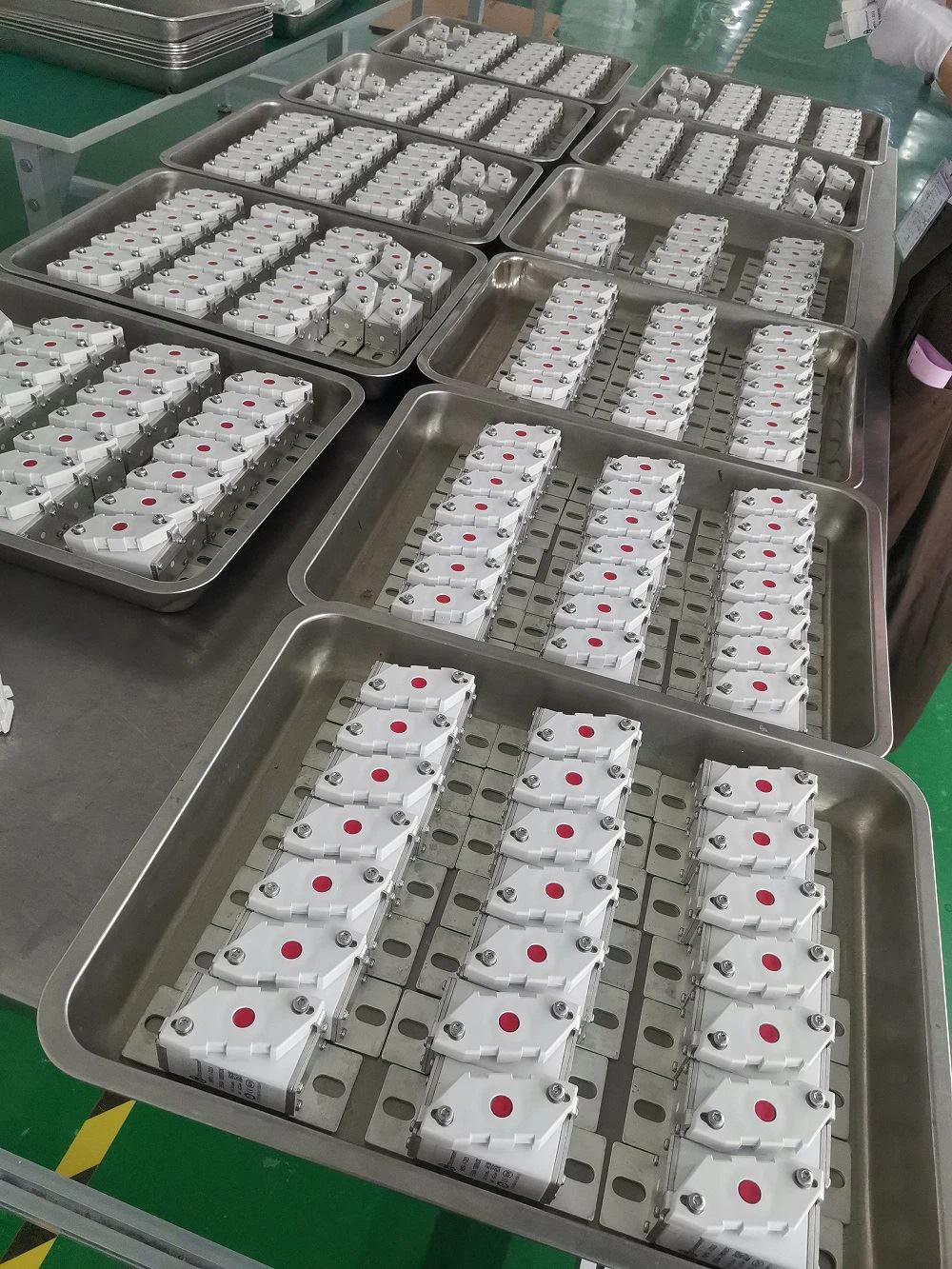 El pedido del cliente de Alemania Fusible MEV de 500 piezas
