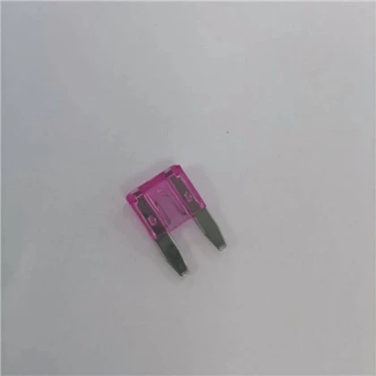 Tamaño de acción rápida del fusible automotriz de la baja tensión de DC32V 4A MINI